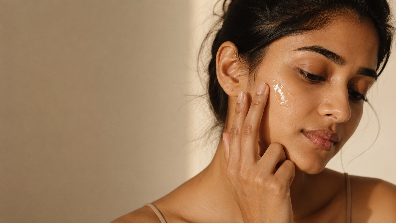 Applying the aloe gel in warm daylight